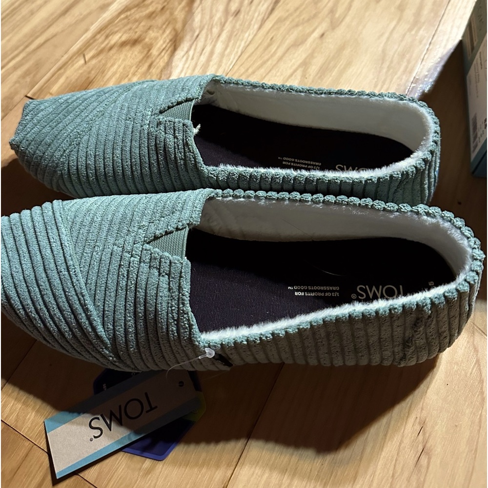 NWT Toms Alpargata Slip-On Sneaker, Women, Green, Size 8.5